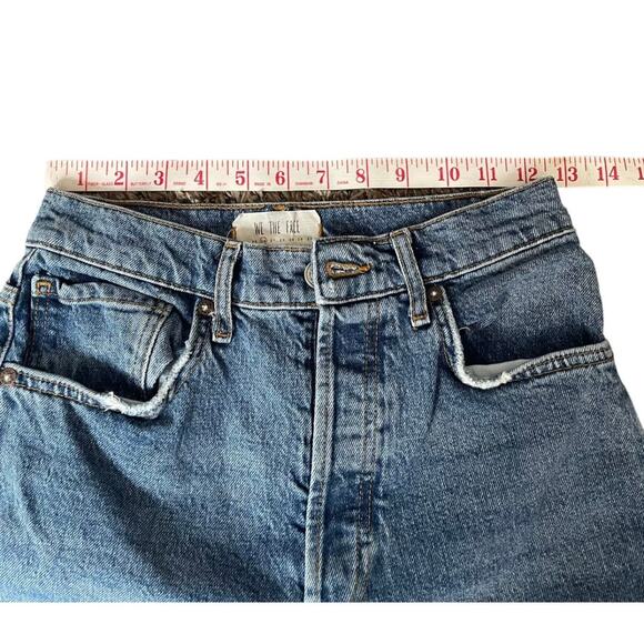 We The Free Distressed Button Fly Raw Cut High rise Mom Jean Size 2 or 26 - EUC - Picture 9 of 12